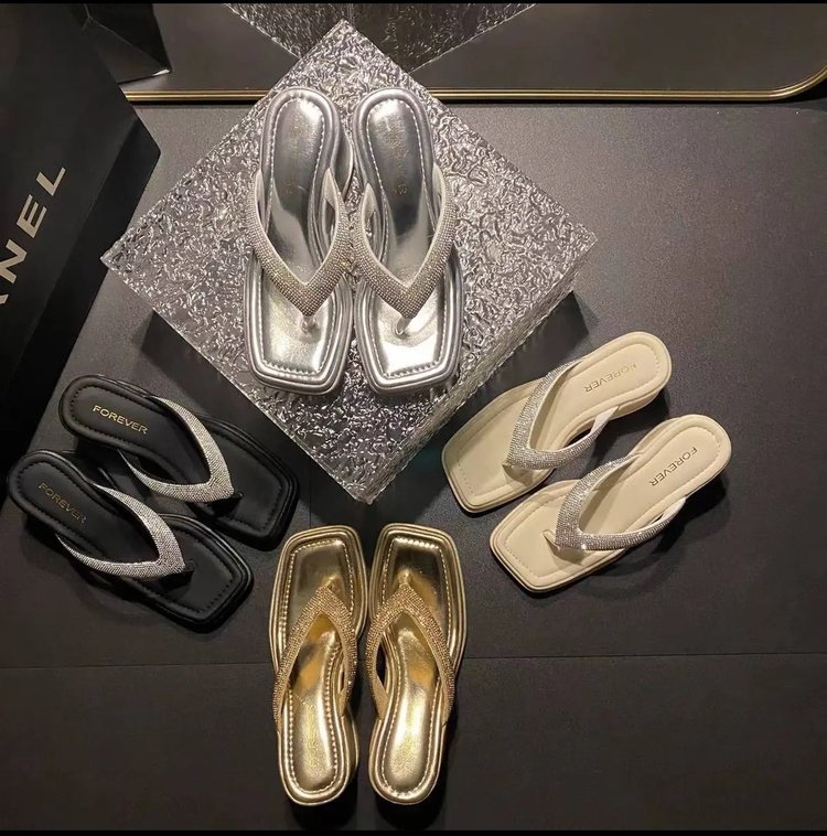 women's flip flops