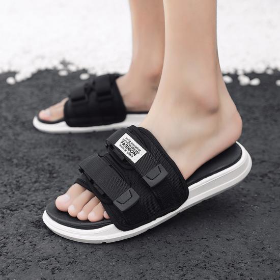  Sandals and Slippers